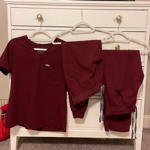 FIGS Burgundy Scrub Set